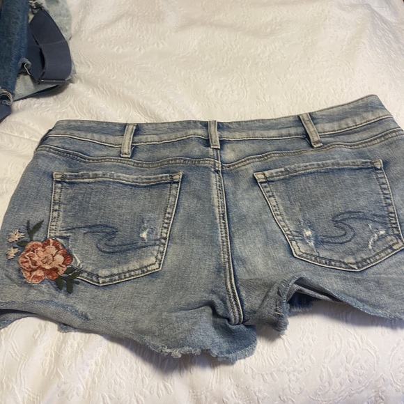 Silver jeans shorts, size 31 - Picture 2 of 2